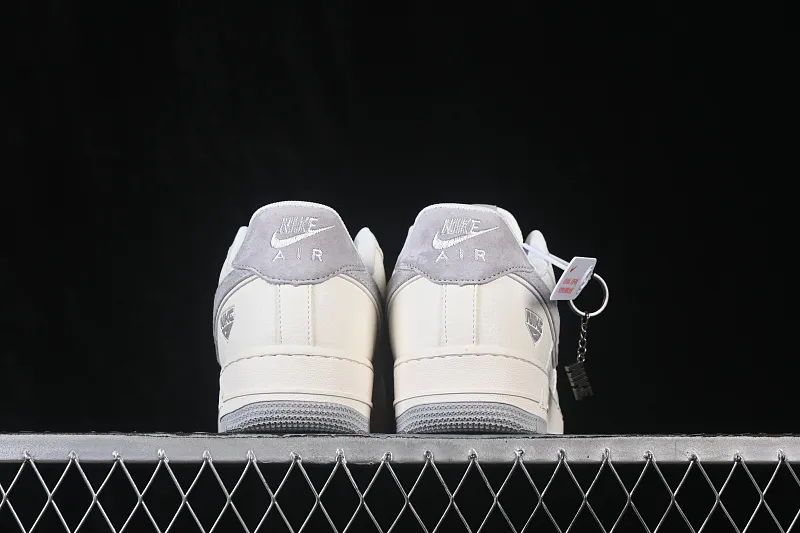 All categories Nk Air Force 1 Air Force series Nk Air Force 1 Low Air Force low-top Nike Air Force 1'07 Low off-white matt gray Air Force 1 low-top casual sneakers DN9688-107